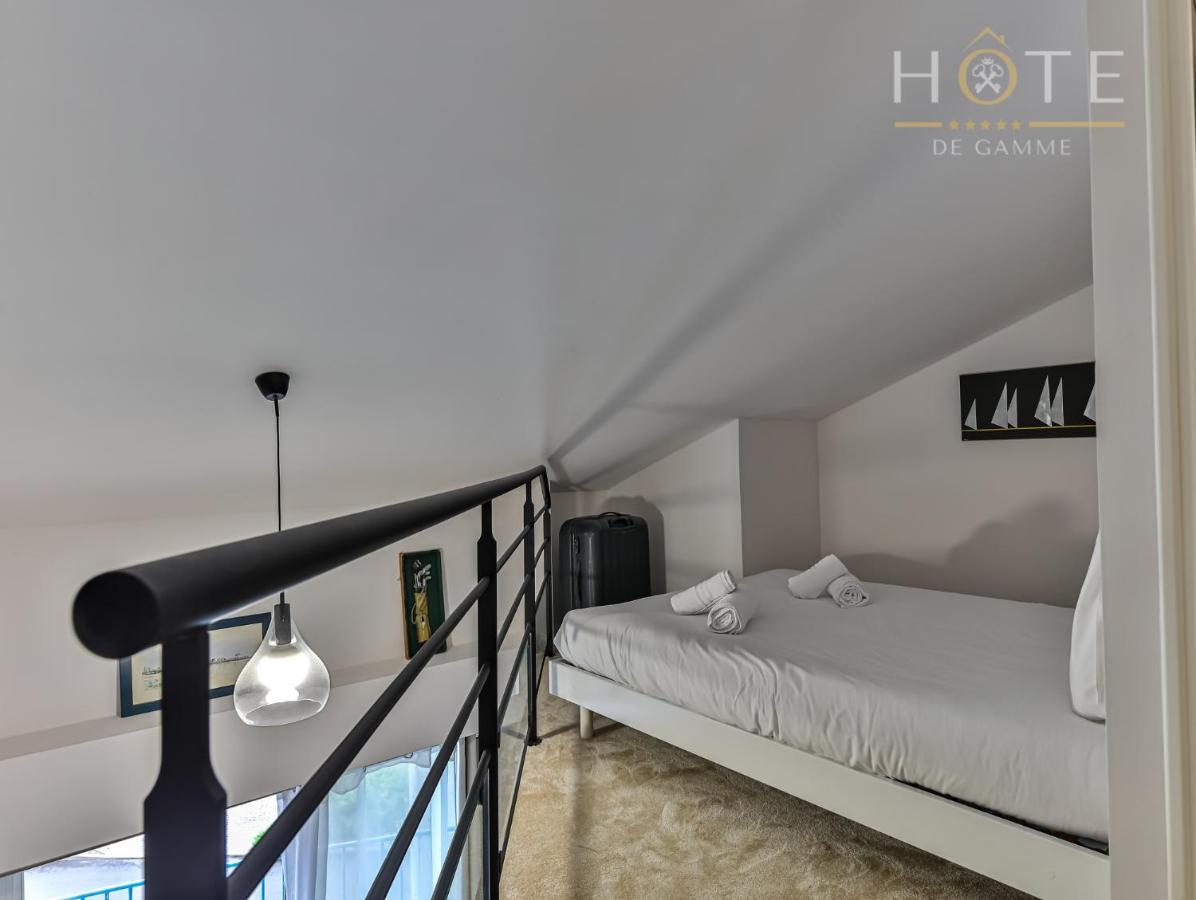 Duplex 4 Etoiles, Vue Et Port De Plaisance *