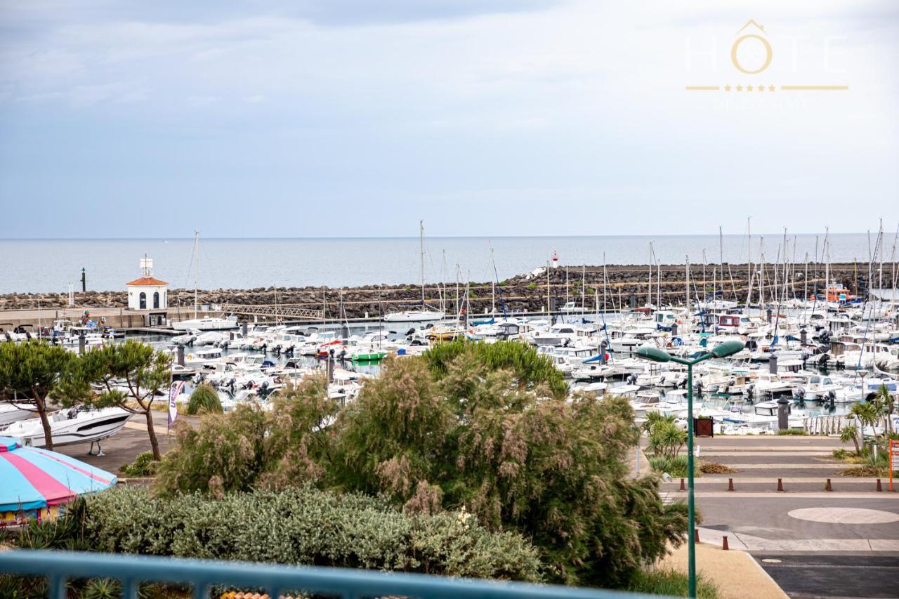 Duplex 4 Etoiles, Vue Et Port De Plaisance